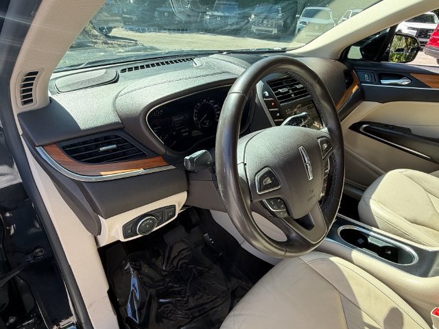 Used 2019 Lincoln MKC Select w/ Select Plus Package FWD image 11