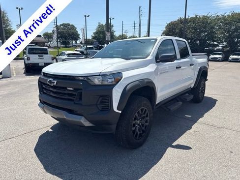 Used 2025 Chevrolet Colorado Trail Boss AWD/4WD image 7