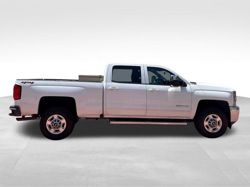 Used 2018 Chevrolet Silverado 2500 LT AWD/4WD image 10