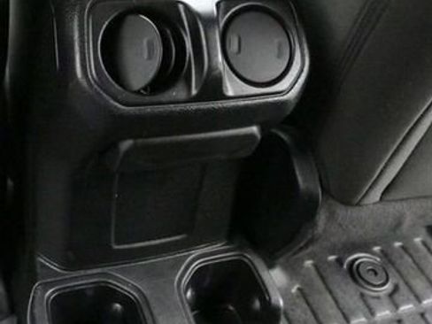 Used 2018 Jeep Wrangler Unlimited Sport image 18