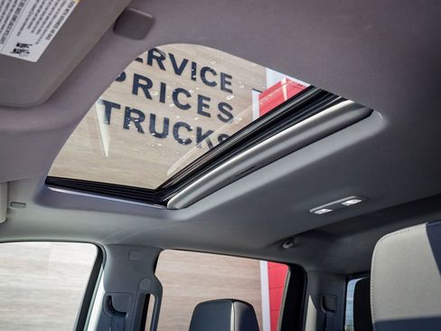Used 2019 GMC Sierra 1500 SLT w/ SLT Premium Plus Package AWD/4WD image 19