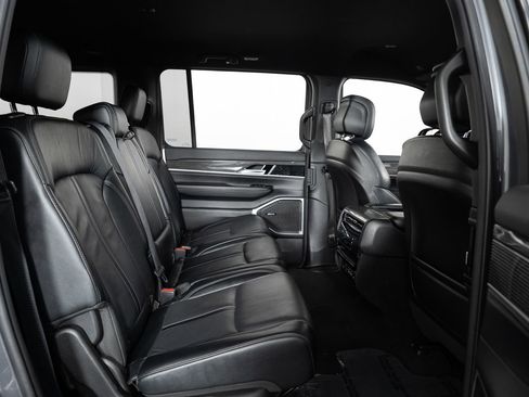 Used 2022 Jeep Wagoneer Series III image 25