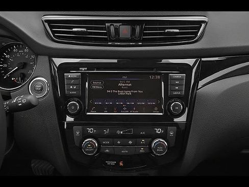 Used 2022 Nissan Rogue Sport SV w/ Technology Package AWD/4WD image 56