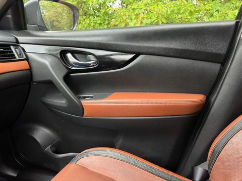 Used 2018 Nissan Rogue SL w/ Premium Package AWD/4WD image 6
