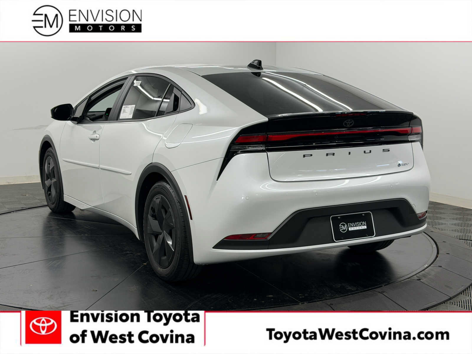 New 2027 Toyota Prius LE FWD image 10