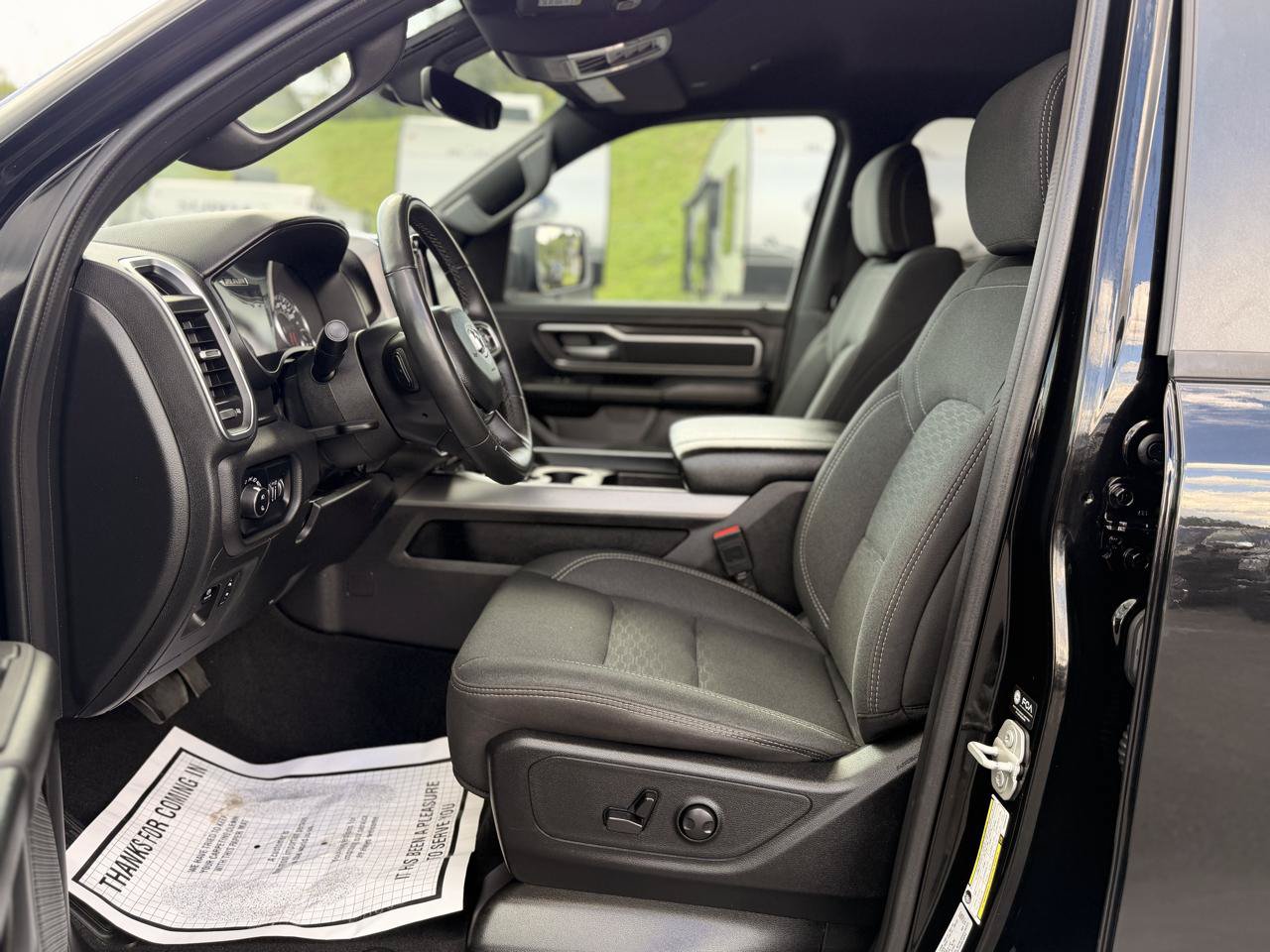 Used 2025 RAM 1500 Big Horn AWD/4WD image 9