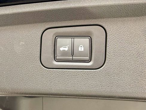 Used 2025 Nissan Armada PRO-4X w/ Pro-4X Premium Package image 19