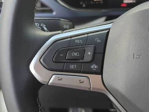 Certified 2022 Volkswagen Taos SE image 26