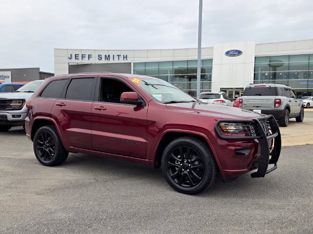 Used 2020 Jeep Grand Cherokee Altitude RWD image 1