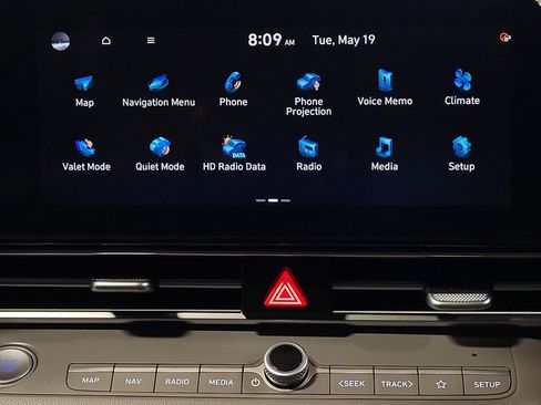 Used 2024 Hyundai Elantra SEL FWD image 25