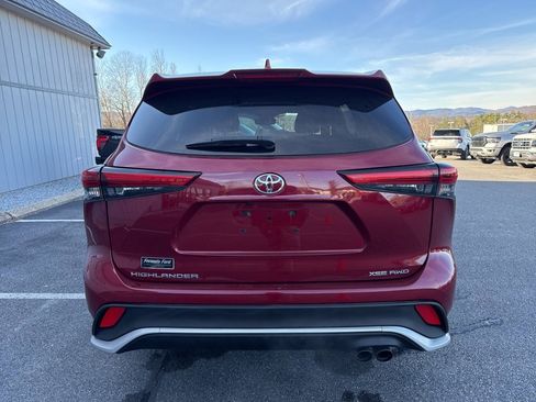 Used 2021 Toyota Highlander XSE image 4