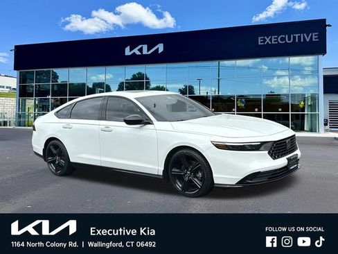 Used 2023 Honda Accord Sport image 2