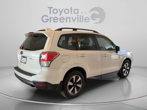 Used 2017 Subaru Forester 2.5i Premium AWD/4WD image 6