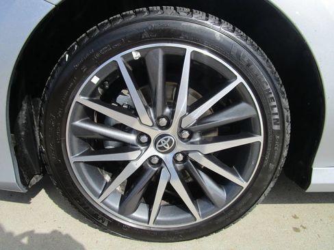 Used 2024 Toyota Camry XLE FWD image 40