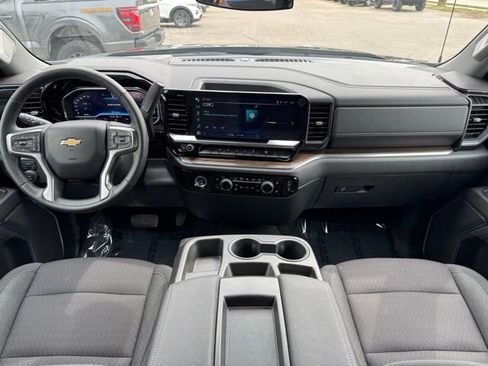 Used 2023 Chevrolet Silverado 1500 LT AWD/4WD image 7