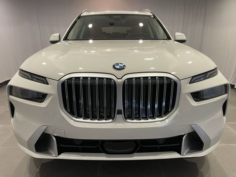 New 2026 BMW X7 xDrive40i image 2