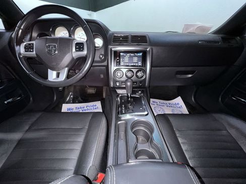 Used 2011 Dodge Challenger RWD image 18
