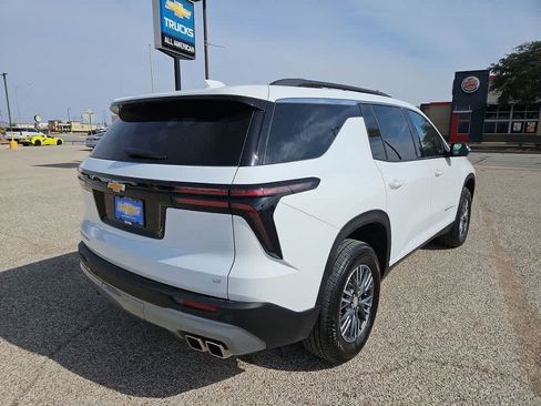 Used 2024 Chevrolet Traverse LT FWD image 13
