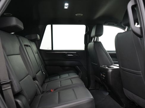 Used 2025 Chevrolet Tahoe LT AWD/4WD image 14