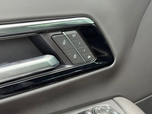 New 2025 Chevrolet Suburban Premier image 10