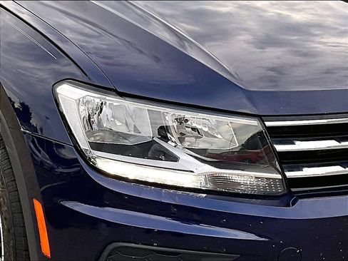 Used 2021 Volkswagen Tiguan SE AWD/4WD image 34