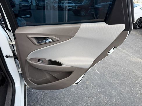 Used 2017 Chevrolet Malibu LS image 17