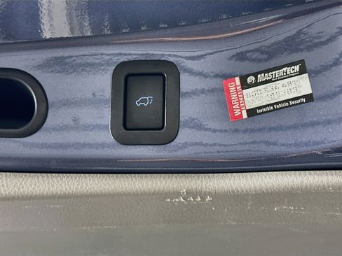 Used 2016 Toyota Highlander Limited Platinum FWD image 32