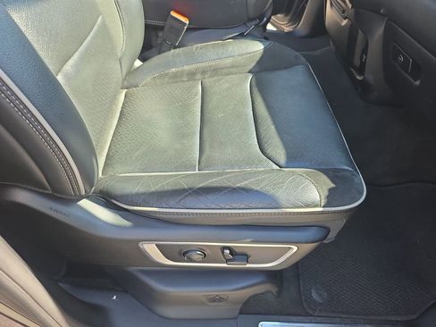 Used 2022 RAM 1500 Laramie AWD/4WD image 13