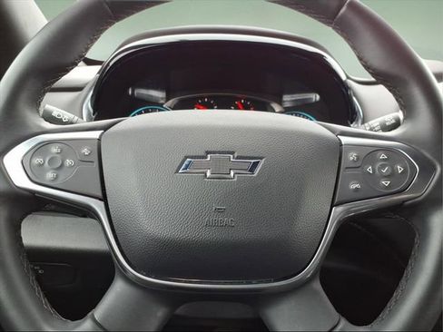 Used 2023 Chevrolet Traverse LT image 29