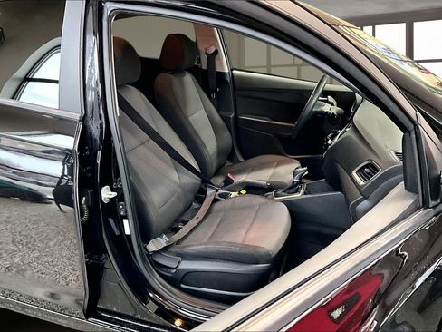 Used 2021 Hyundai Accent SE image 8