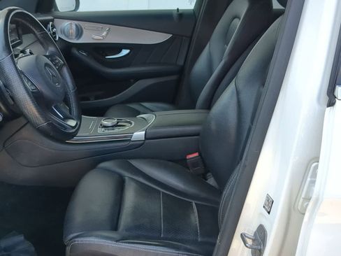 Used 2019 Mercedes-Benz GLC 300 4MATIC image 16