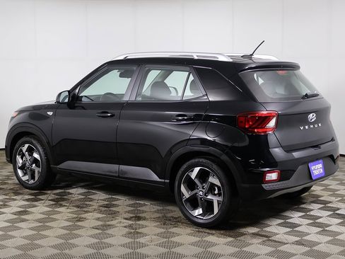 Used 2023 Hyundai Venue SEL w/ Cargo Package image 7