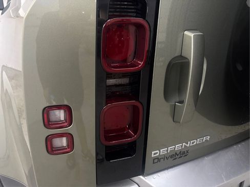Used 2020 Land Rover Defender 110 AWD/4WD image 32