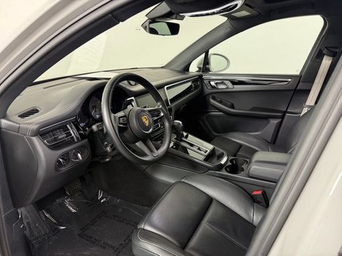 Certified 2023 Porsche Macan S AWD/4WD image 4