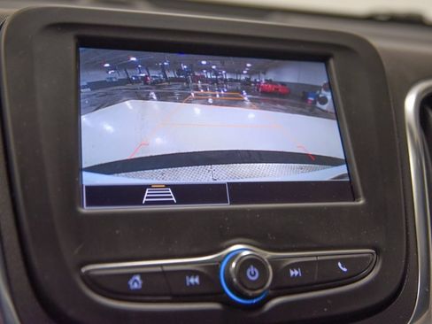 Used 2023 Chevrolet Equinox LT image 23