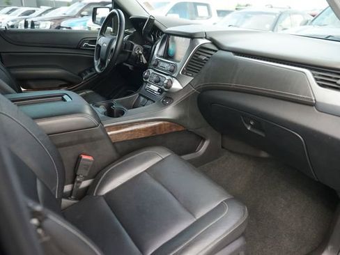 Used 2018 Chevrolet Suburban LT RWD image 19