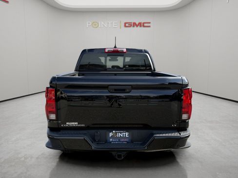 Used 2023 Chevrolet Colorado LT w/ LT Convenience Package II AWD/4WD image 4