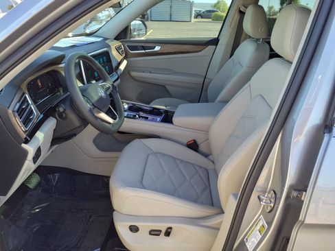 New 2026 Volkswagen Atlas SE image 7