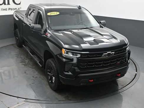 Used 2024 Chevrolet Silverado 1500 LT Trail Boss w/ Convenience Package II AWD/4WD image 46