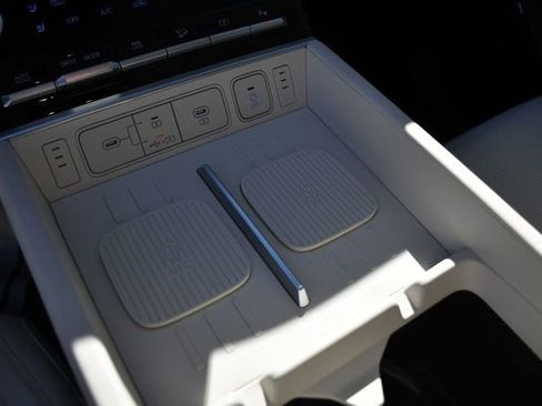 Used 2024 Hyundai Santa Fe Calligraphy image 32