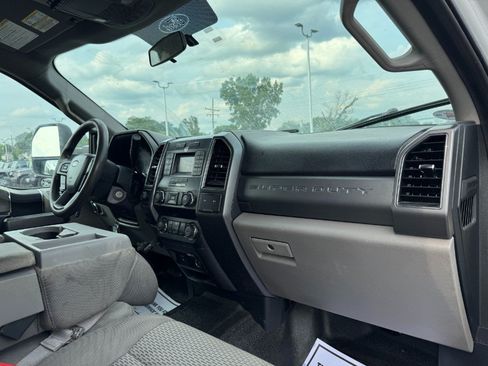Used 2019 Ford F250 XLT w/ Camper Package AWD/4WD image 19