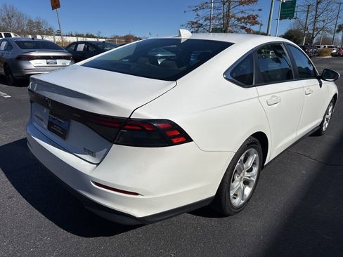 Certified 2023 Honda Accord LX image 3