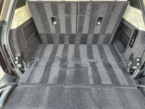 Used 2024 Land Rover Range Rover Long Wheelbase SE image 34