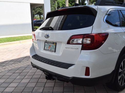 Used 2016 Subaru Outback 2.5i Limited AWD/4WD image 18