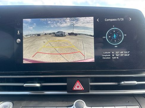 Used 2025 Hyundai Elantra SEL FWD image 40