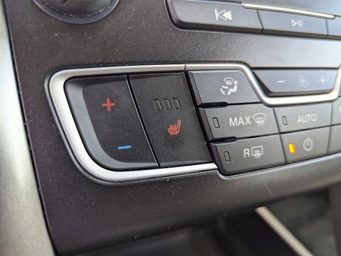 Used 2020 Ford Fusion SEL image 21