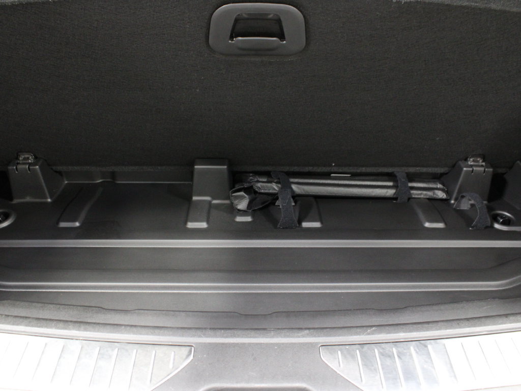 Used 2024 GMC Yukon AT4 w/ Technology Package AWD/4WD image 50