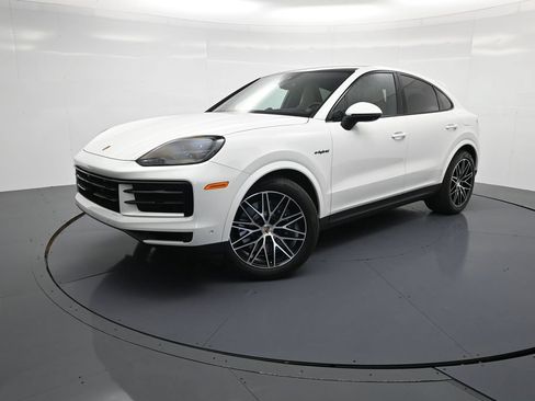 Certified 2026 Porsche Cayenne E-Hybrid Coupe AWD/4WD image 1
