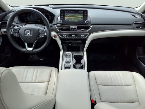 Used 2022 Honda Accord Touring image 11