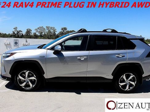 Used 2024 Toyota RAV4 SE w/ Weather & Moonroof Package AWD/4WD image 4